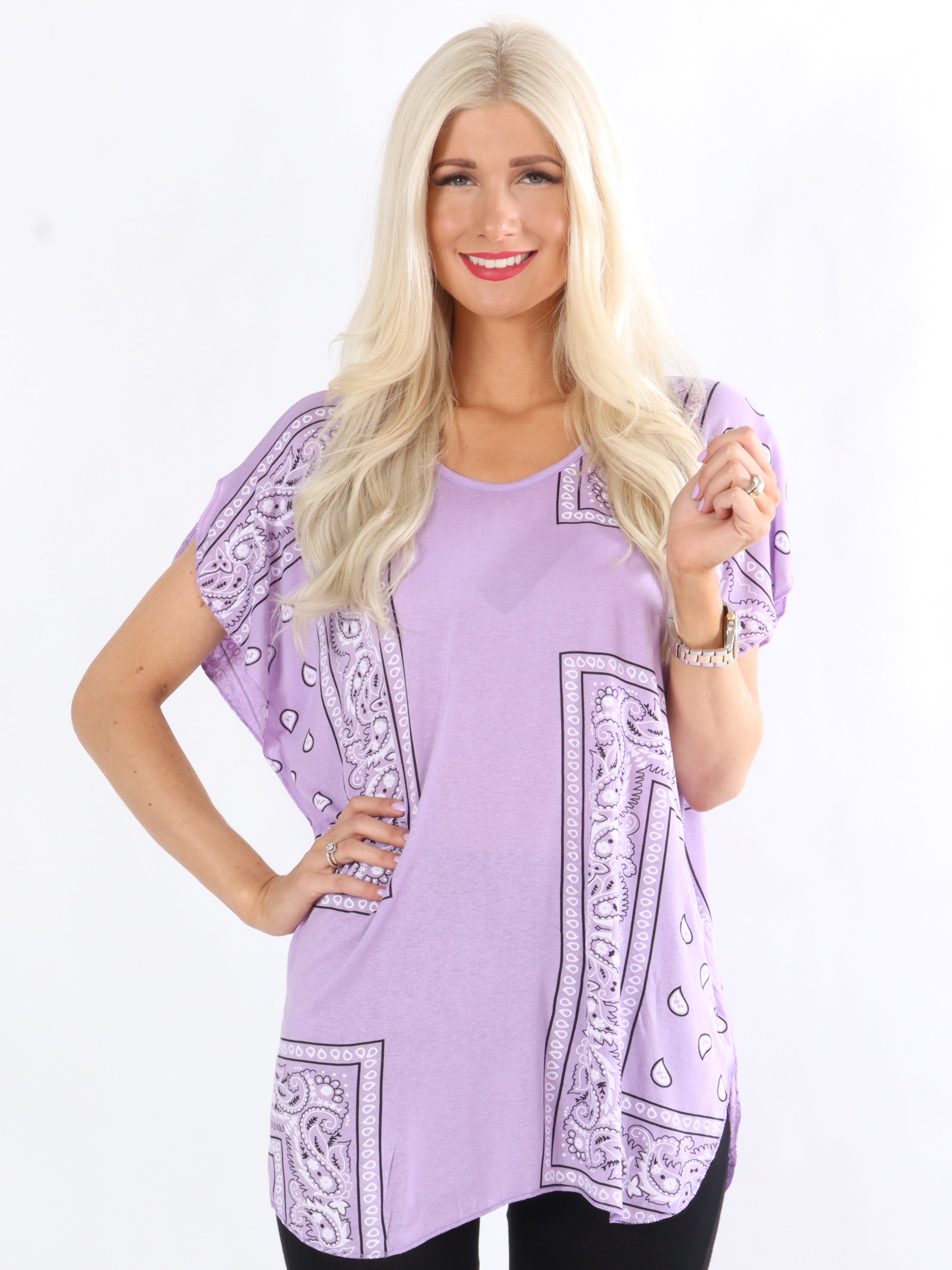 Nicolle - Mönstrad blus i lätt tyg